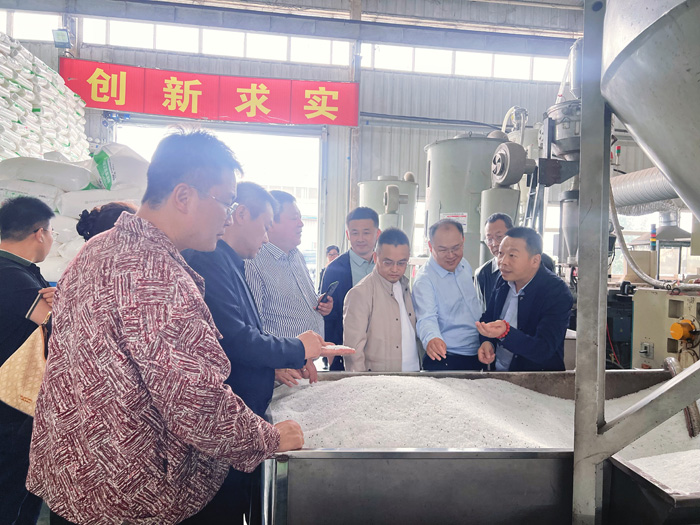 交大总裁班师生进入甘霖实业参观学习