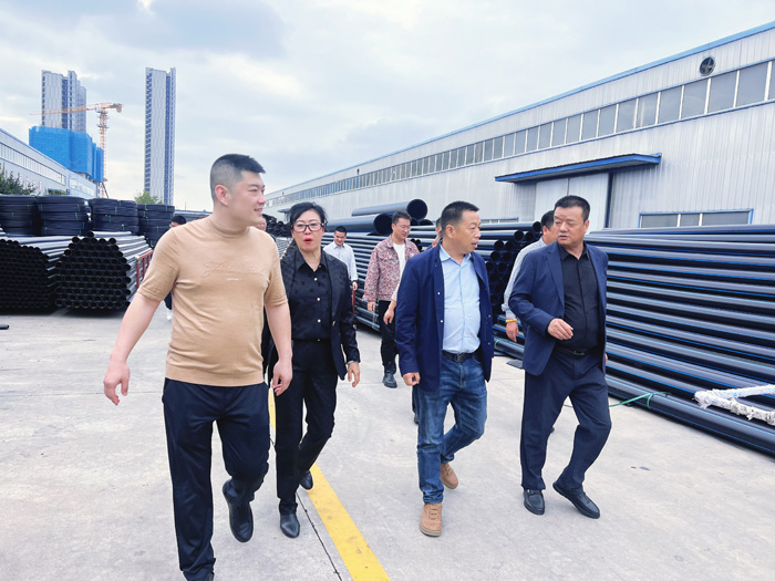 交大总裁班师生进入甘霖实业参观学习