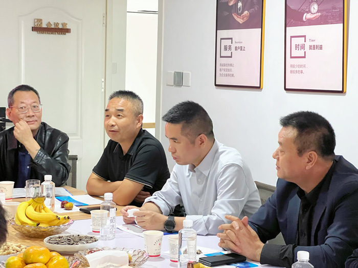 交大总裁班师生进入甘霖实业参观学习